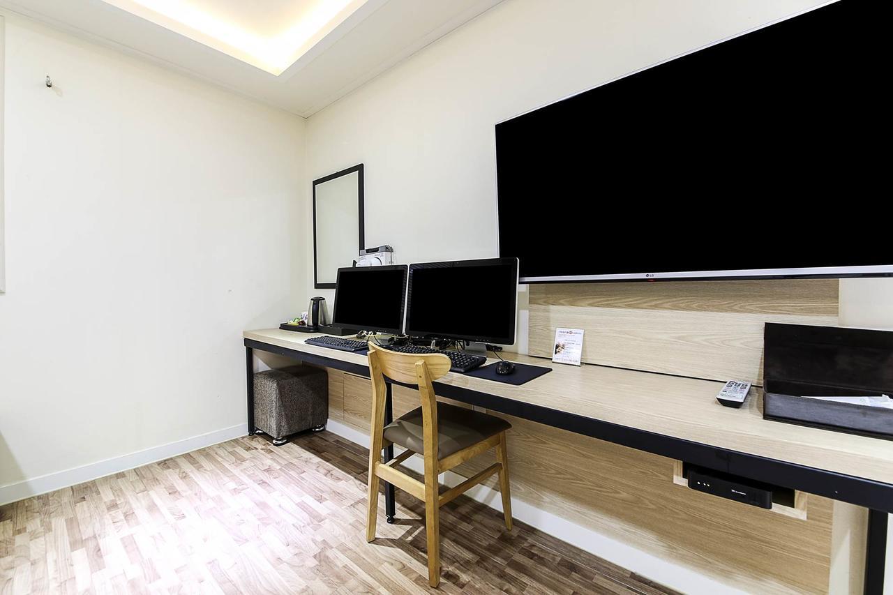 White Hotel Suwon Zewnętrze zdjęcie