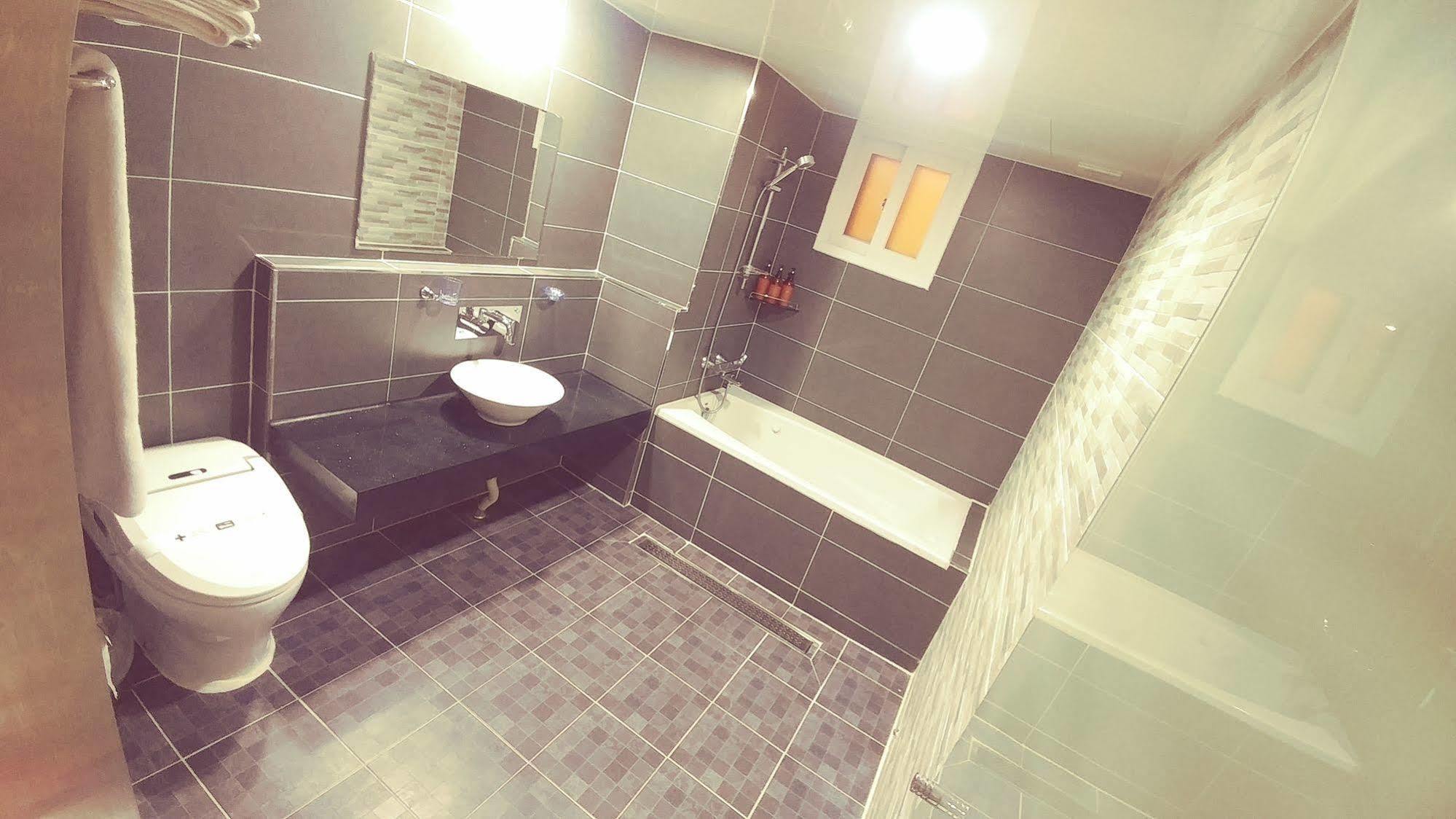 White Hotel Suwon Zewnętrze zdjęcie