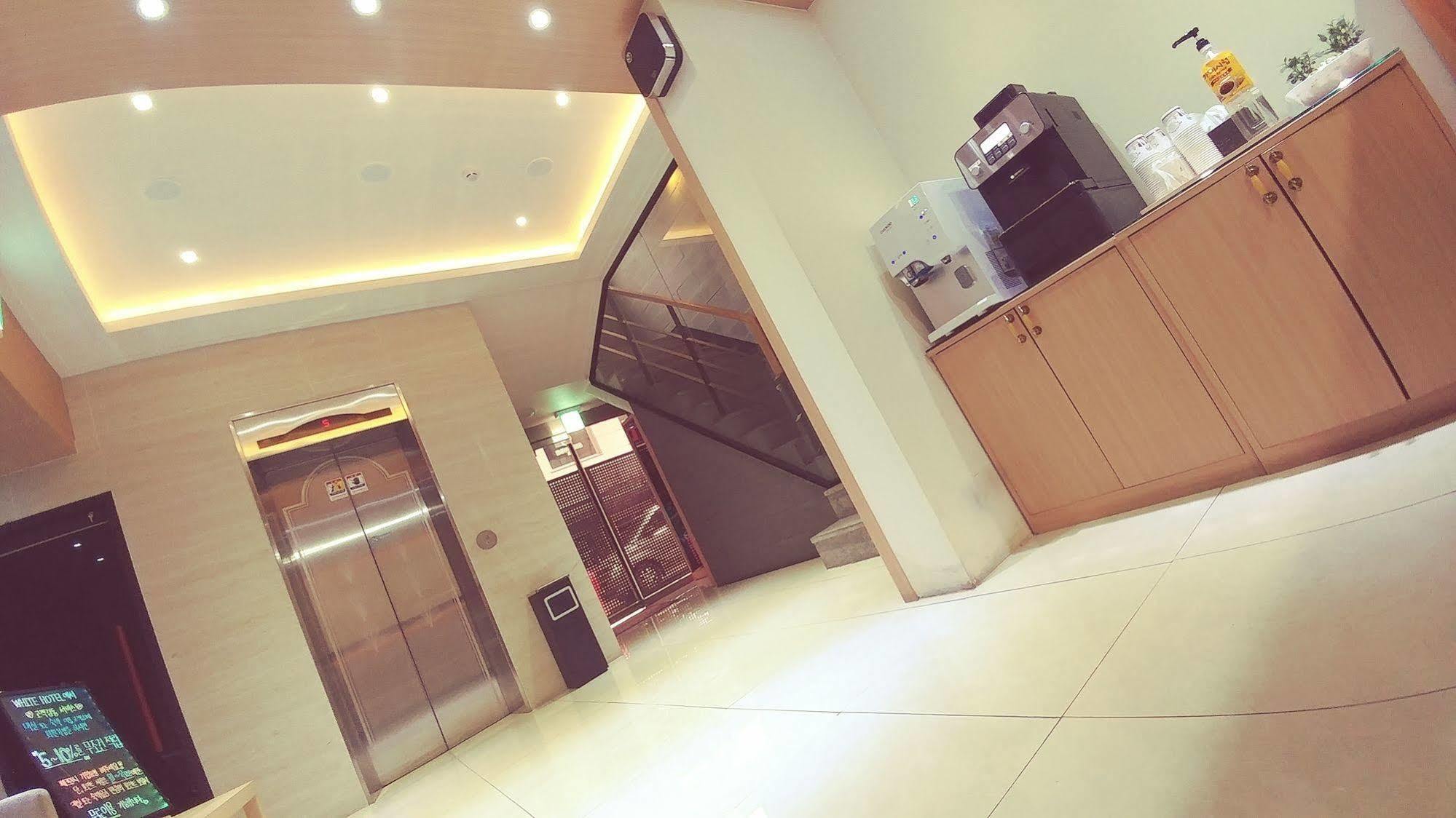 White Hotel Suwon Zewnętrze zdjęcie