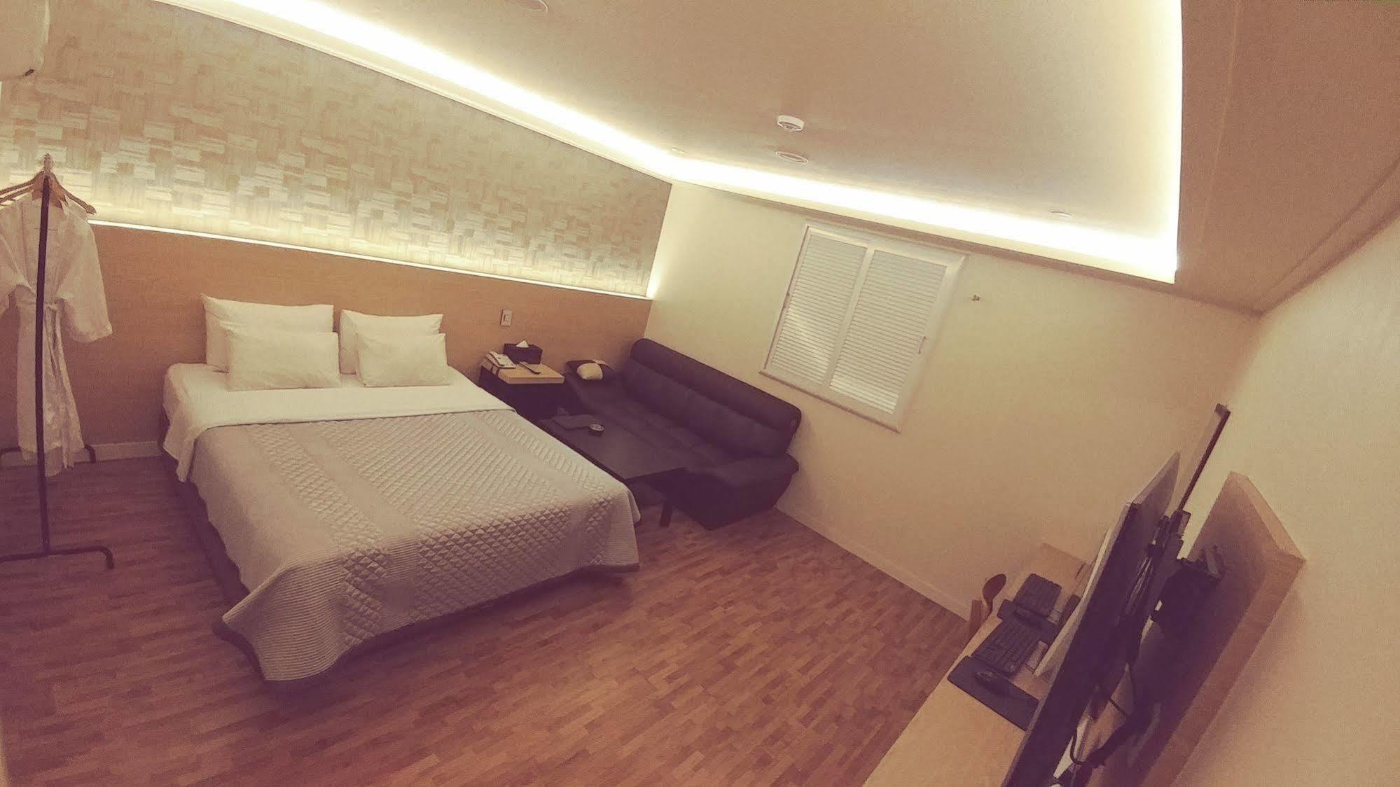 White Hotel Suwon Zewnętrze zdjęcie
