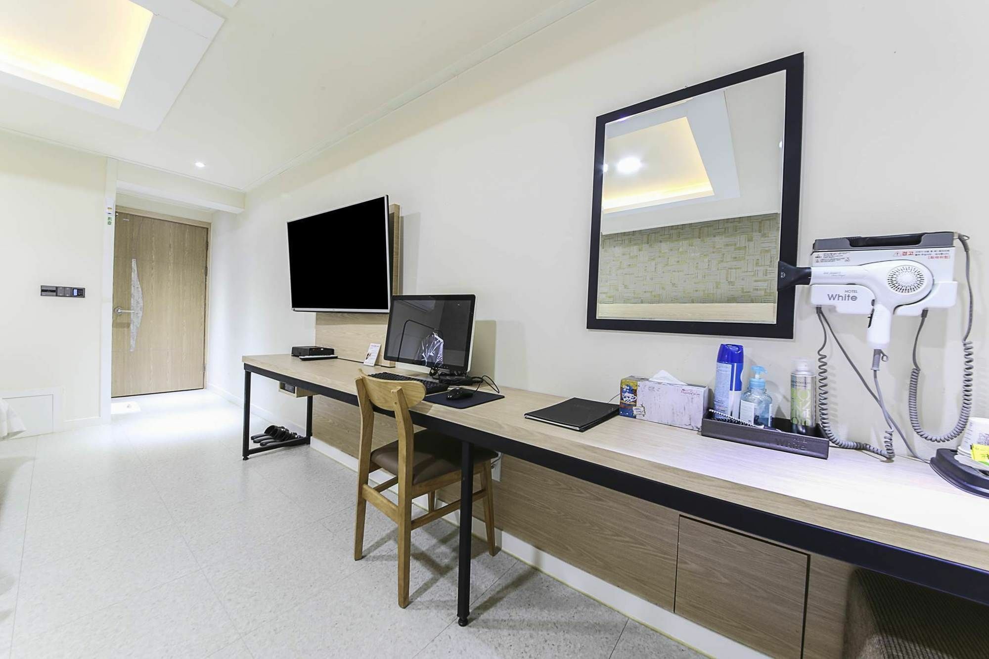 White Hotel Suwon Zewnętrze zdjęcie